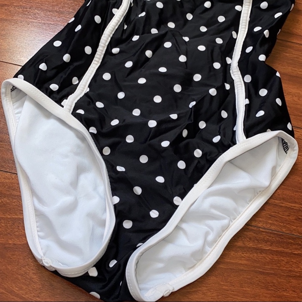 *SOLD* Baiting Suit👙 - Picture 2 of 6